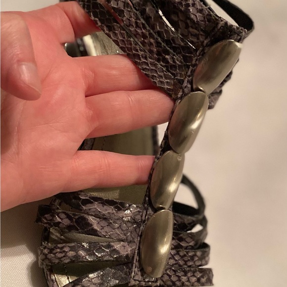 NWOT Women’s Laura Ashley La-Vivian Block Wedge Heel Size 6 1/2 Python Print - Picture 7 of 12